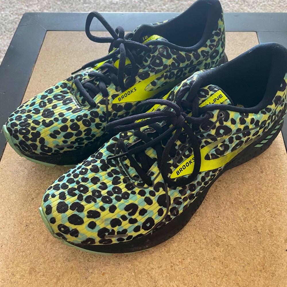 Brooks Adrenaline 21 leopard print running shoes